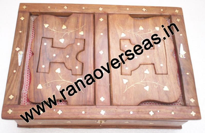Wooden Holy Book / Rahel Stand with Box - 1