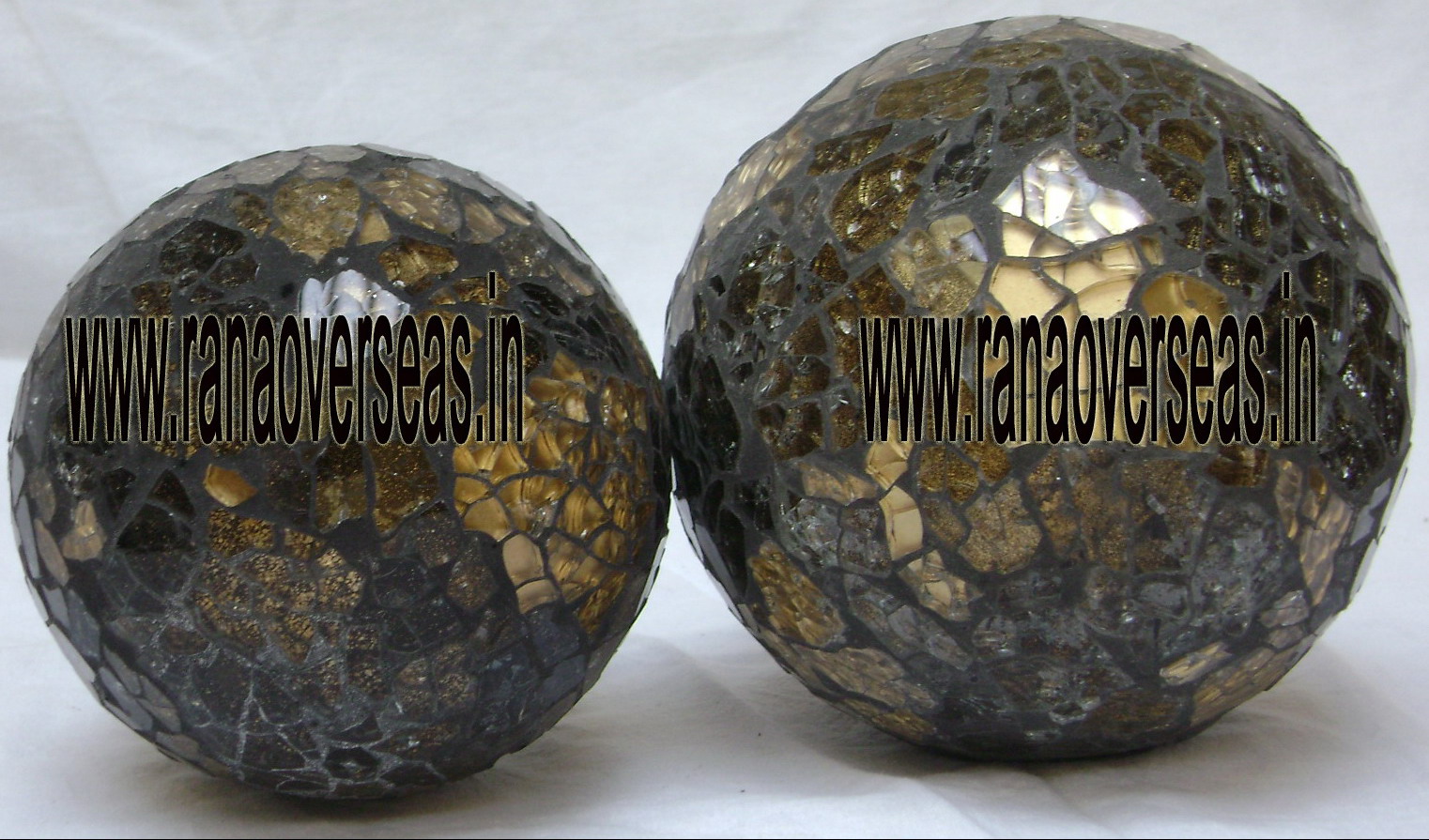 Mosaic Wall Hanging and Decorative Balls - 5