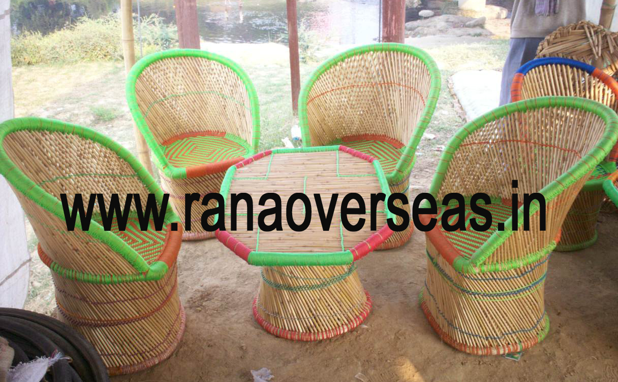 Four Full Chairs with Table...